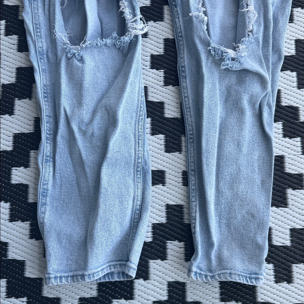HOLLISTER “Curvy Ultra High Rise” Mom Jeans - 16L - Picture 11 of 15